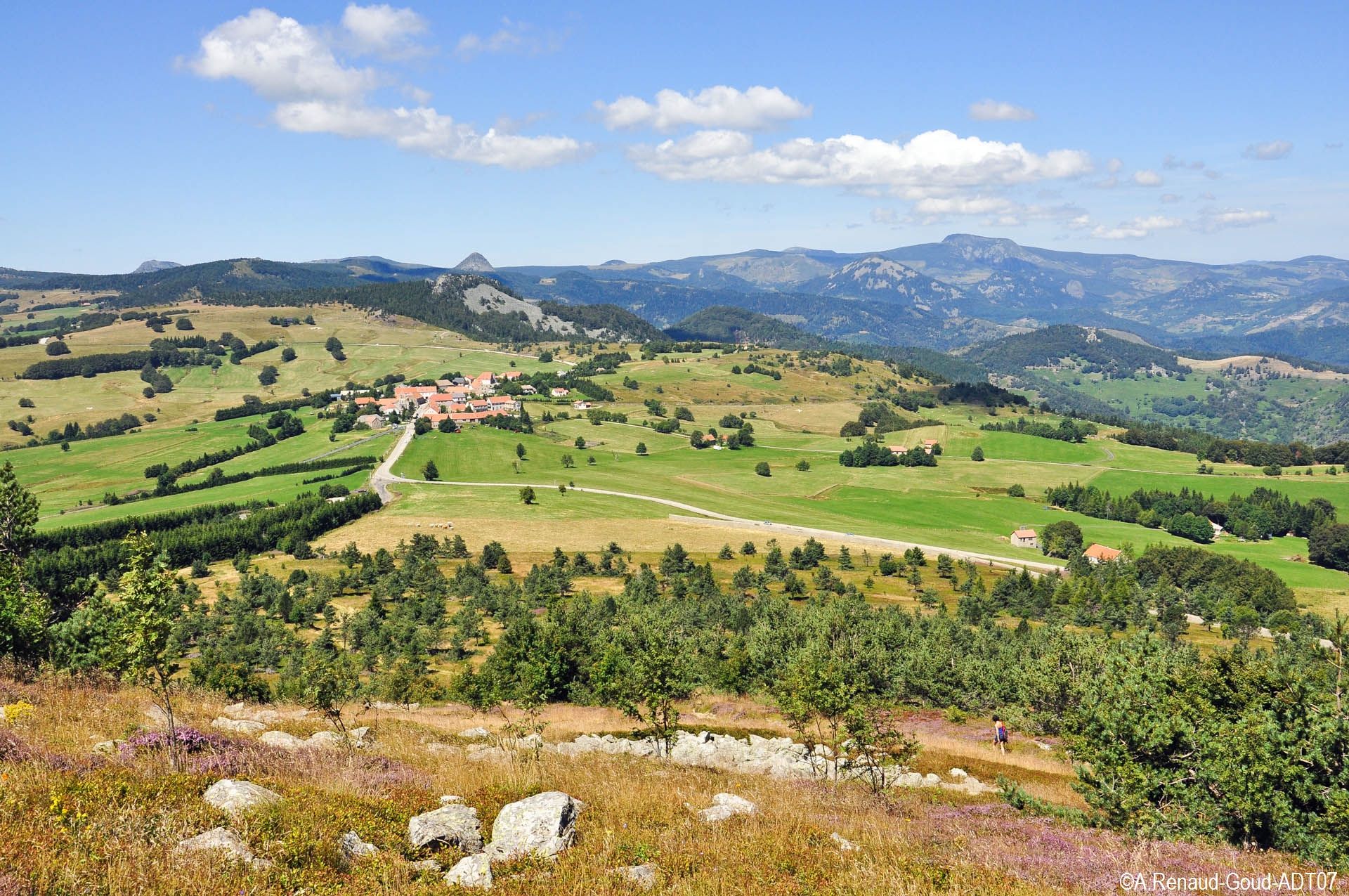 Panorama from the summit of the Suc de Montivernoux