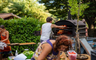 Burzet – marché lundis du terroir et du savoir – pizza du fournil des copains ©sourcesetvolcans © sourcesetvolcans