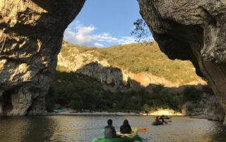 Kanu-Kajak-Abenteuer im Herzen der Ardèche.