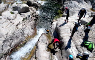 Canyoning famille Ceven&rsquo;Aventure ©  VISION'AIR drogeat-drone-production.com