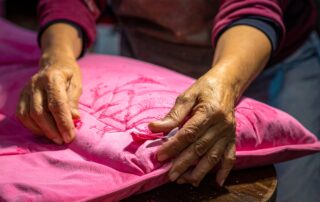Octobre Rose : Atelier créatif création de coussins_Saint-Laurent-les-Bains – Laval d’Aurelle