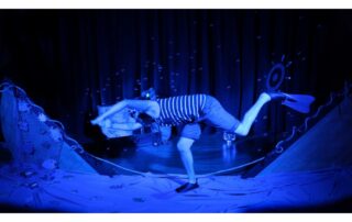 Spectacle enfants – L’Odyssée d’Aka_Albiez-Montrond © Cie le rêve de BOUH!