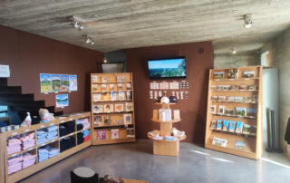 Boutique Maison de site du Mont Gerbier-de-Jonc_Saint-Martial © OTMA_A.Lebon Boutique Maison de site du Mont Gerbier-de-Jonc_Saint-Martial © OTMA_A.Lebon