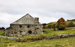 Film d&rsquo;Hervé Ozil –  » Toits de genêts, toits de lauzes, aux sources de la Loire « 