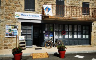 Office de tourisme Montagne d&rsquo;Ardèche : bureau de Saint-Martial © OTMA