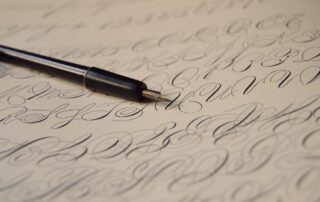 Atelier calligraphie à l&rsquo;Abbaye de Mazan