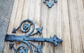 Visite chantée du village_Saint-Étienne-de-Lugdarès © Frédérique Butel Gramayze