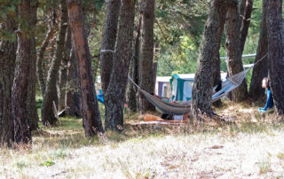 Camping Municipal les Bords du Lac_Le Lac-d&rsquo;Issarlès © Mairie Lac d'Issarles