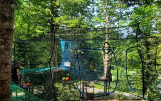 La Toile des Cimes : filets dans les arbres – La Croix de Bauzon © Croix de Bauzon