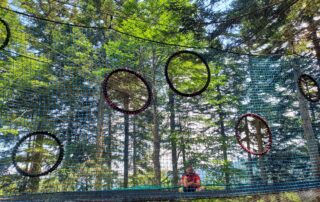 La Toile des Cimes : filets dans les arbres – La Croix de Bauzon © Croix de Bauzon