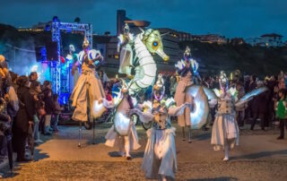 Spectacle de rue « ABYSSES, l’odyssée des mers » par de la Cie Remue-Ménage_Saint-Tropez ©  « ABYSSES, l’odyssée des mers » par de la Cie Remue-Ménage
