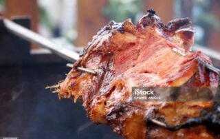 Méchoui festif et musical_Usclades-et-Rieutord © iStock