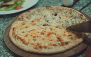 Vente de pizzas à emporter_La Bastide-Puylaurent © Pexels