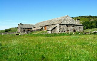 Visite commentée de la ferme de Bourlatier_Saint-Andéol-de-Fourchades © CD07