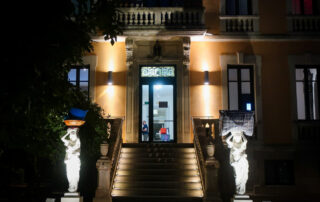 Visite guidée nocturne – Méditerranée, Odyssées Contemporaines_L&rsquo;Isle-sur-la-Sorgue © Villa Datris