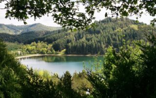 Randonnée lacs de cratère et formation volcanique