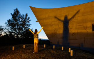 20 ans de l&rsquo;église Saint-Pierre : Visite libre de l&rsquo;exposition « SOLAIRE, une odyssée sensible »_Firminy © Pierre Desrumeaux