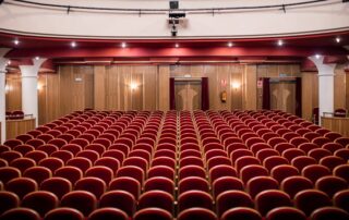 Théâtre_Le Béage © Pexels Martin de Arriba
