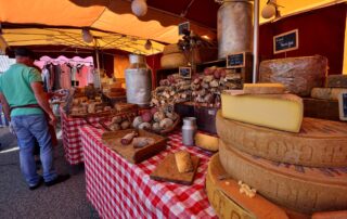 Market at the foot of Mont-Gerbier-de-Jonc