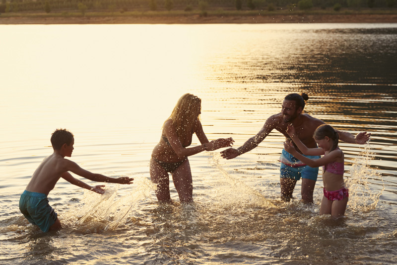 Swimming-and-relaxing-at-lac-de-Saint-Martial