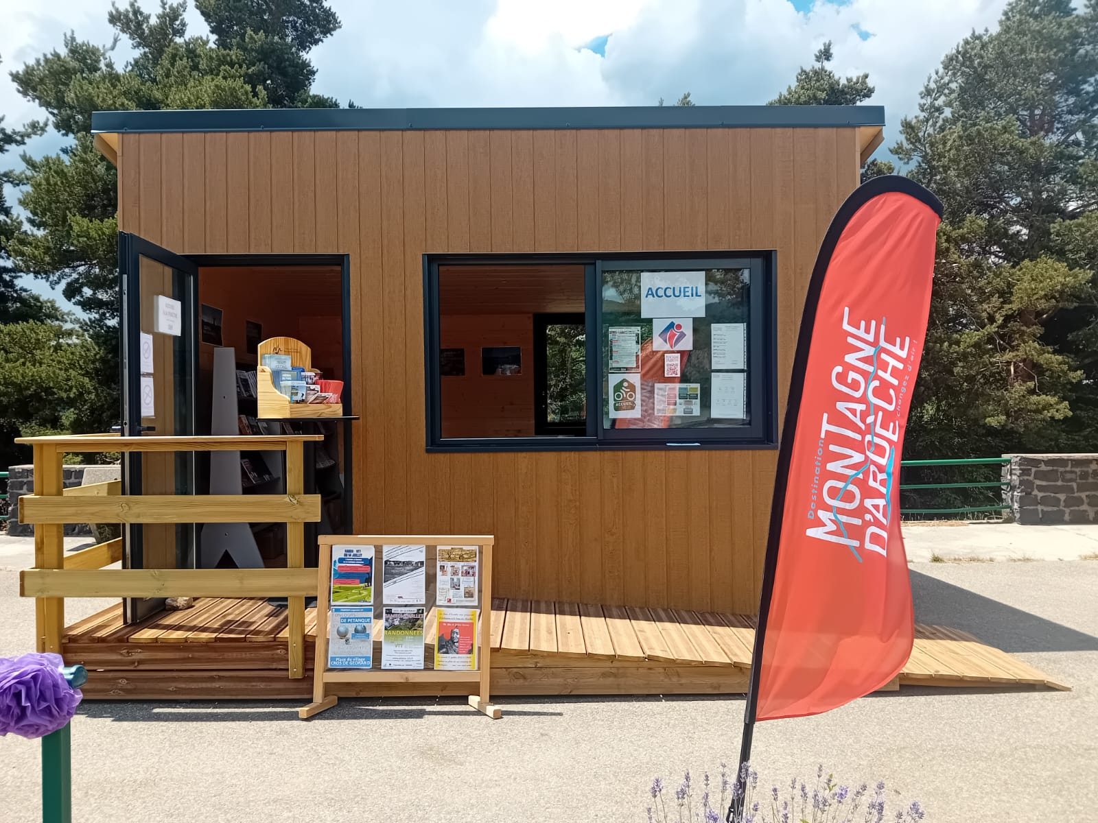 chalet BIT Lac-d’Issarlès_©FG © OTMA_F.B-Gramayze